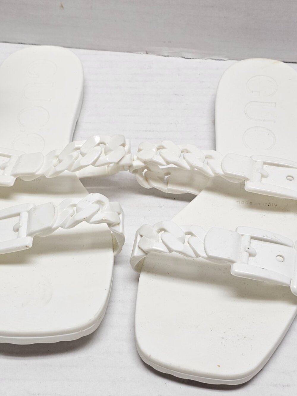 Gucci Slide Slip On White Sandals Buckle Chain Link design Made in Italy 39 - Picture 2 of 16